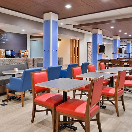 Holiday Inn Express - Early By Ihg Bagian luar foto