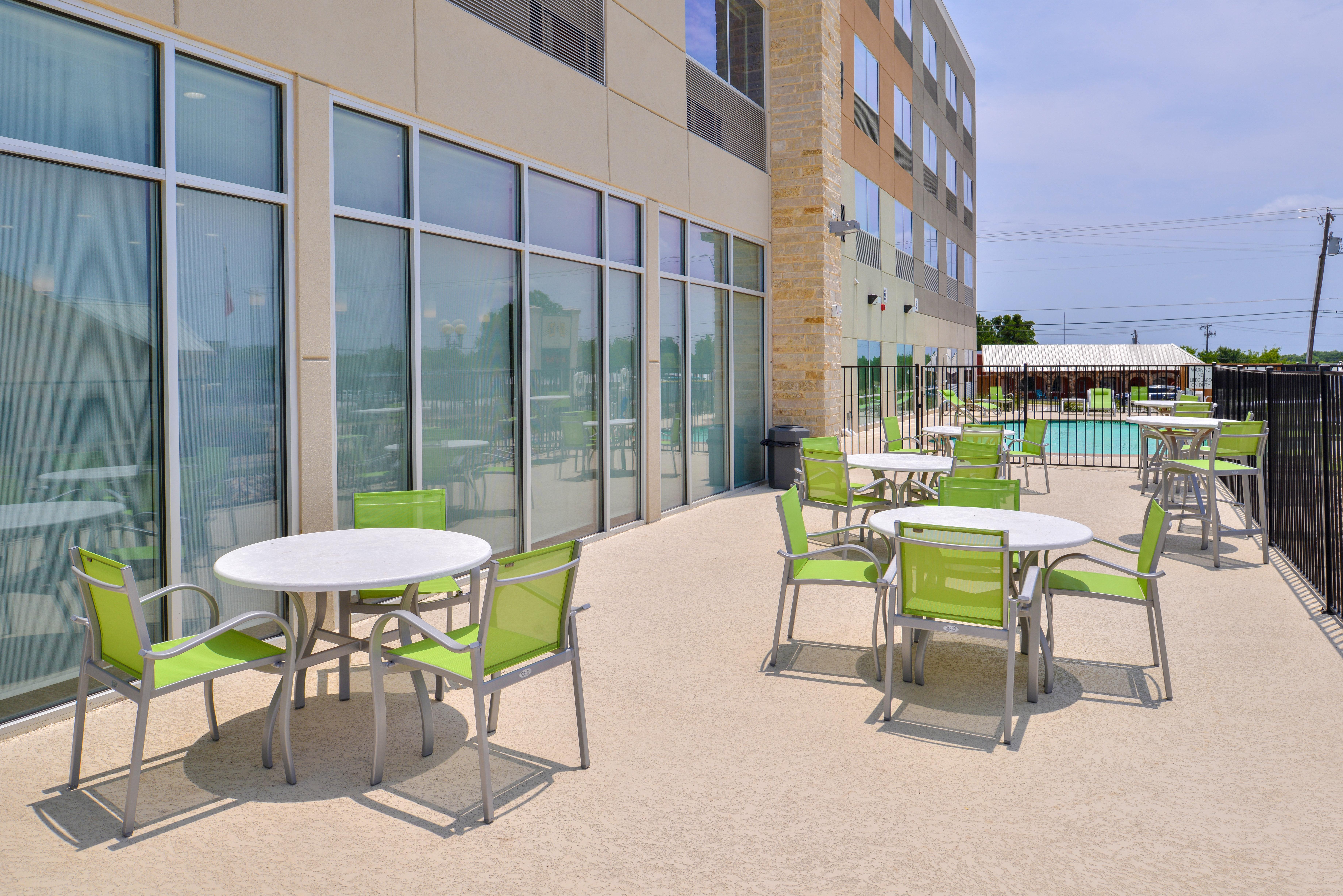 Holiday Inn Express - Early By Ihg Bagian luar foto