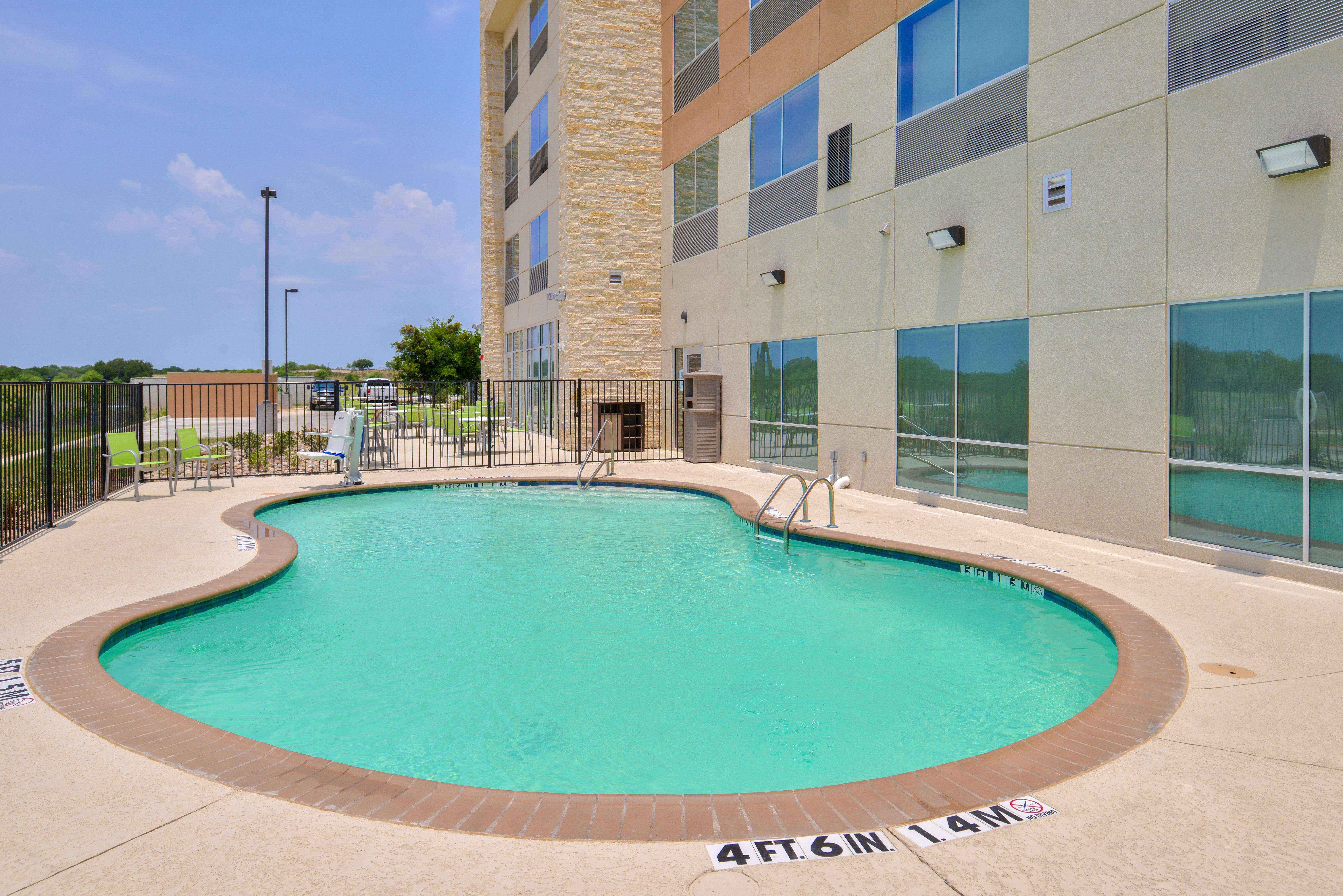 Holiday Inn Express - Early By Ihg Bagian luar foto