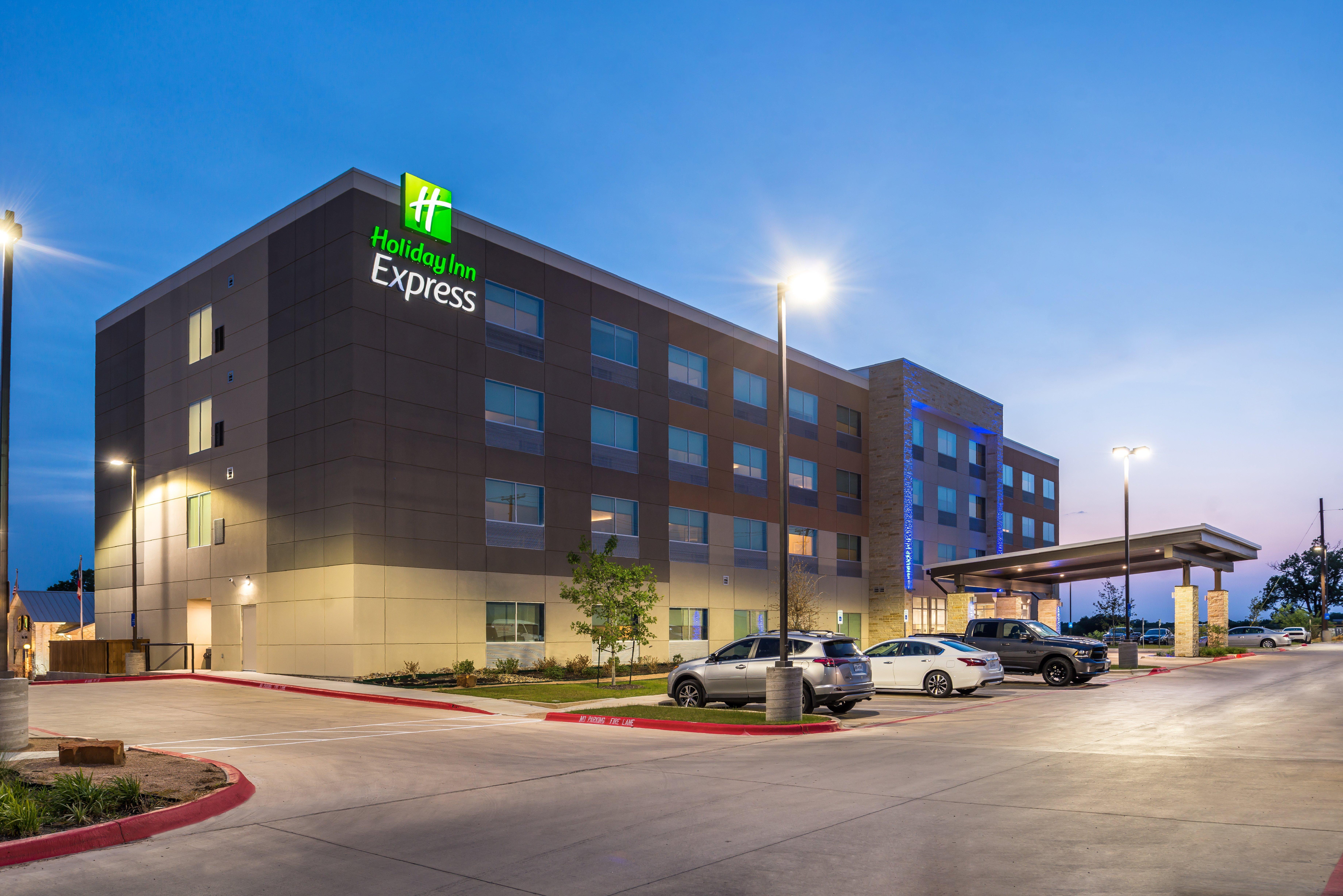 Holiday Inn Express - Early By Ihg Bagian luar foto
