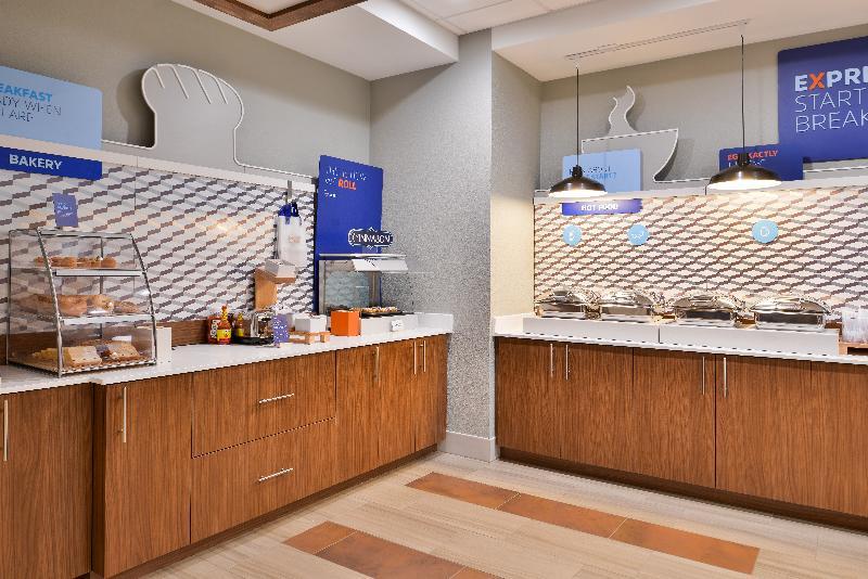 Holiday Inn Express - Early By Ihg Bagian luar foto